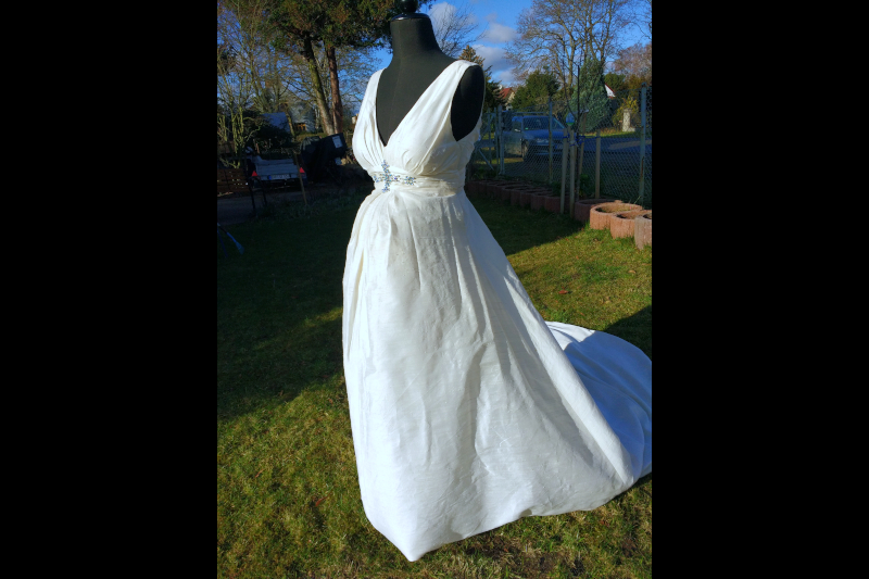 Umstandsbrautkleid Wildseide