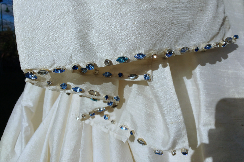 Stola (Umhängetuch) mit Strass-Stickerei
