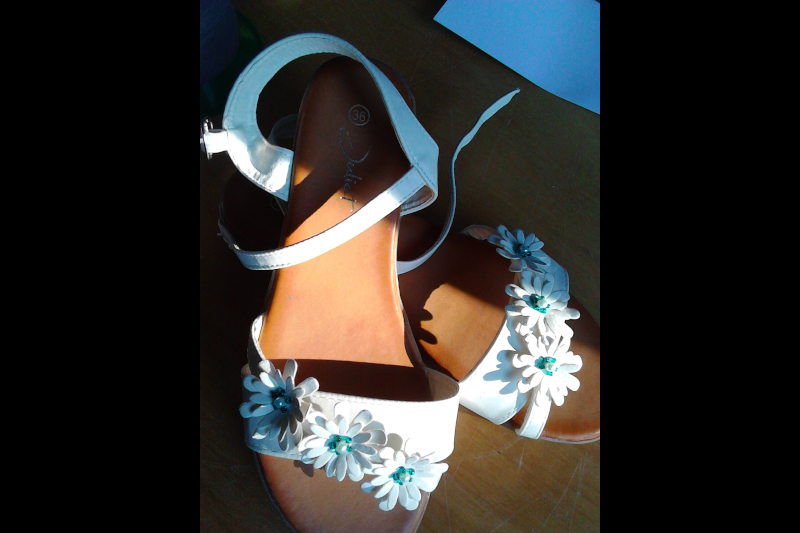 Schuhe passend bestickt